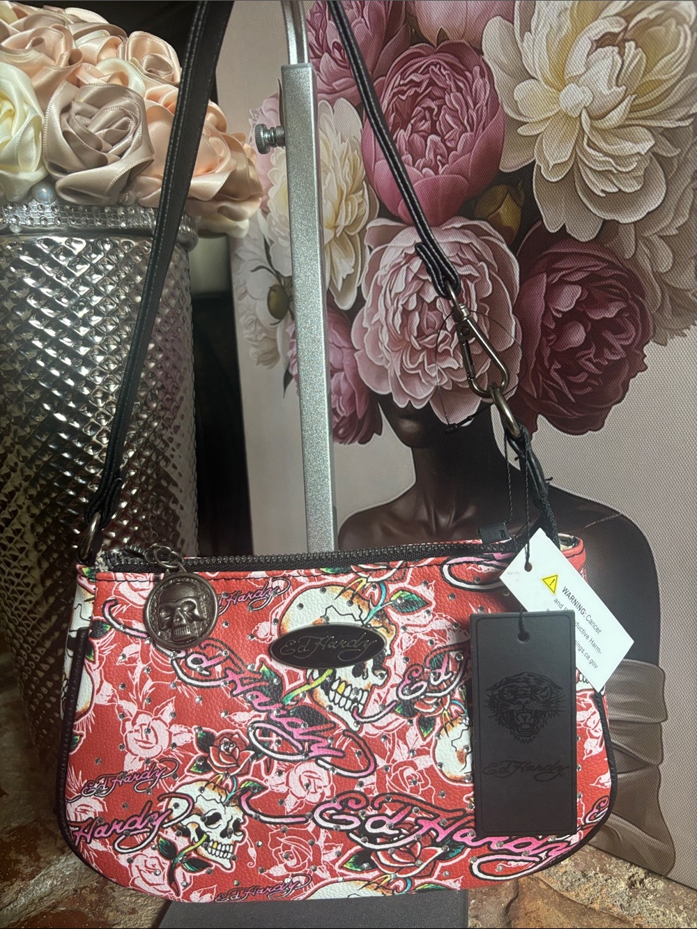 Ed Hardy Red Skull & Rose Shoulder Bag with Black Strap - Picture 2 of 6